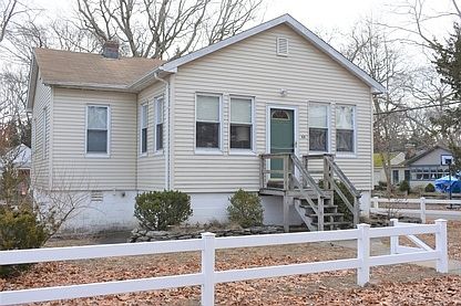 1st image of 66 Pine Neck Ave