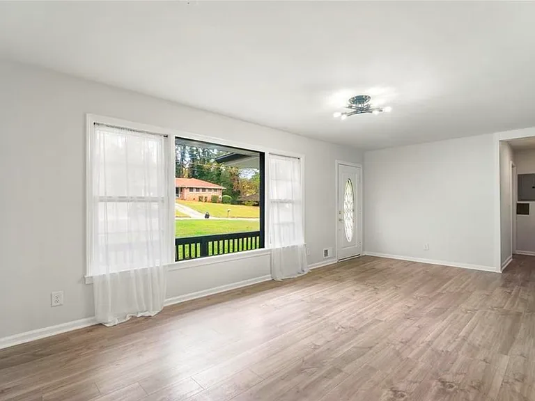 2318 Green Forrest Dr — Photo 25