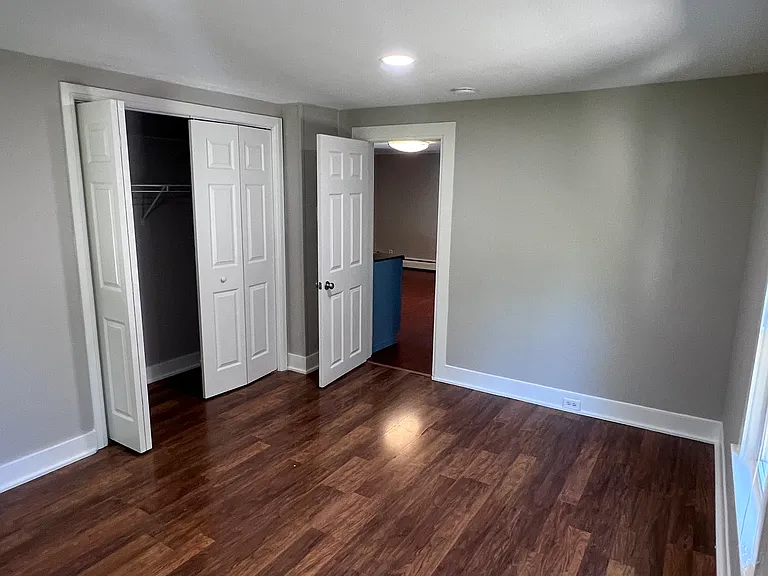 113 E 9th St #1 — Photo 10