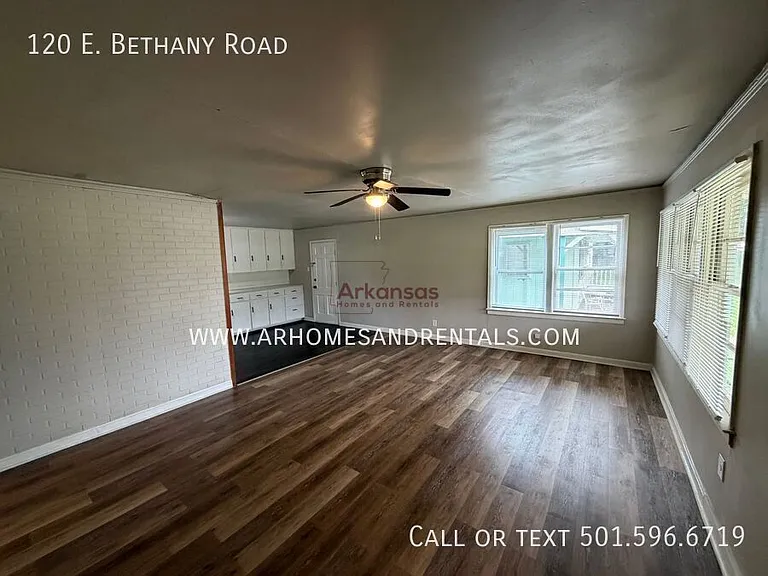 120 E Bethany Rd — Photo 3