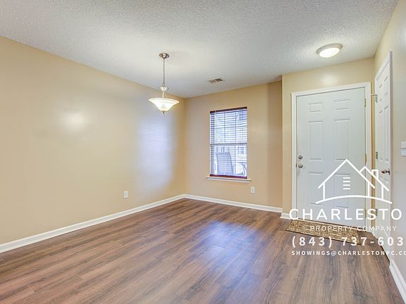 7875 Montview (4) WM_09072022