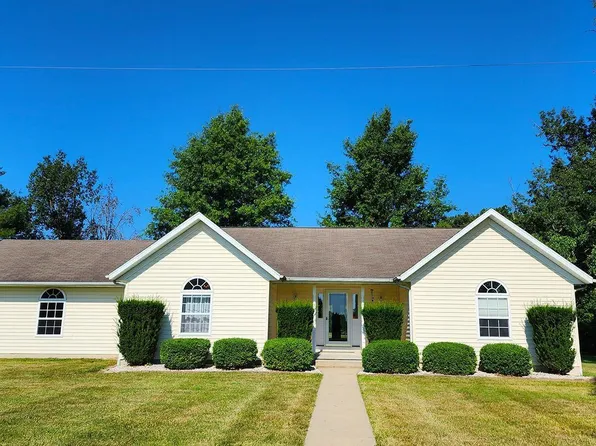 1725 Possum Ln, Centralia, IL 62801