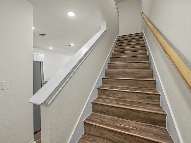 105 SE 4th St #2 — Photo 14