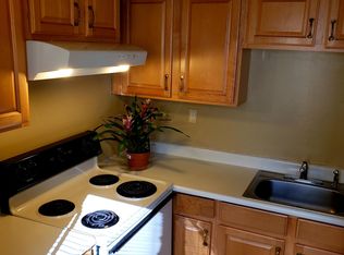 902 Saint Dunstans Rd, Baltimore, MD 21212