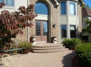 3650 Charlwood Dr, Rochester Hills, MI 48306