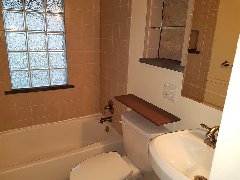 1153 Glenwood Rd — Photo 5
