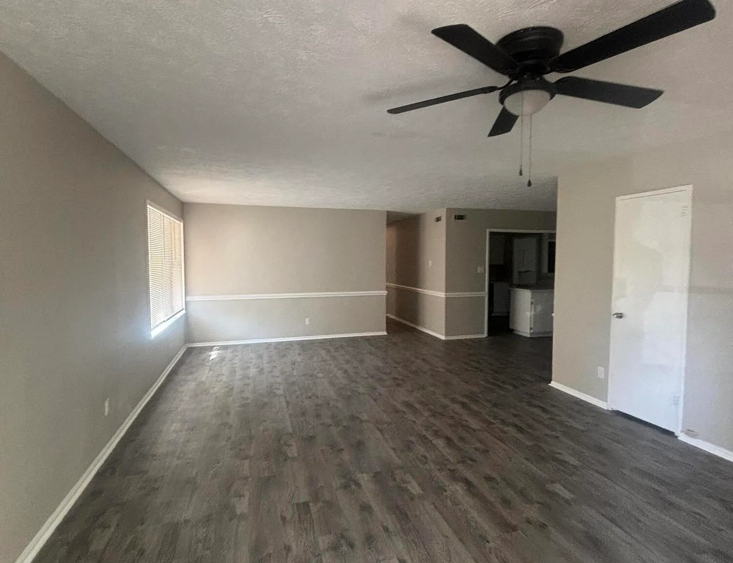 3 bed, 2.5 bath, 1834 sqft, $1,250 — Photo 2