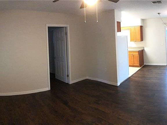 2nd image of 1122 Timberlane Trl