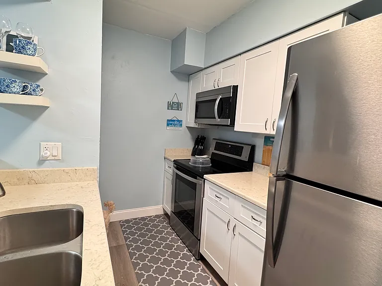 253 Rex Pl #E — Photo 8