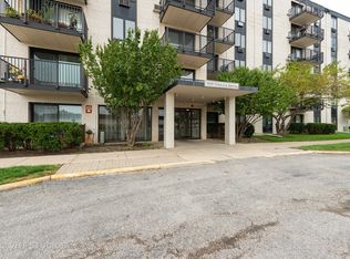 9128 W Terrace Dr UNIT 1E, Niles, IL 60714