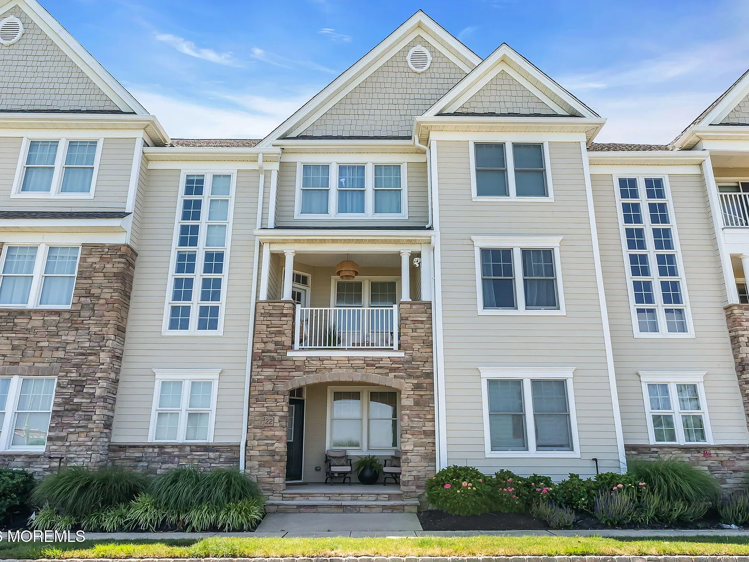4 bed, 3.5 bath, 3547 sqft, $6,500 — Photo 3