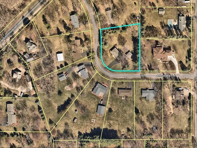 Plat map of private corner lot with mature trees