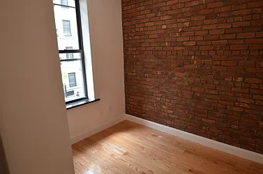 Rented by CITY SKYLINE REALTY INC