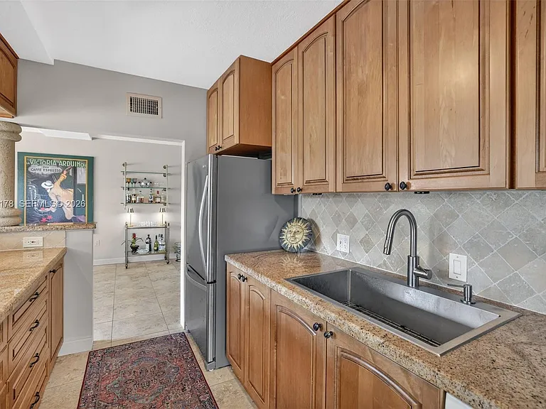 180 Isle Of Venice Dr #121 — Photo 20