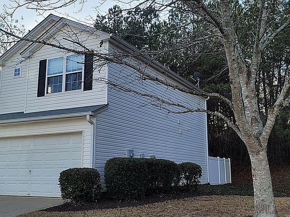 2nd image of 943 W Oaks Dr