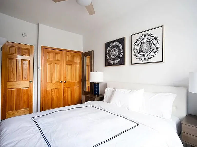 240 E 26th St #2C — Photo 4