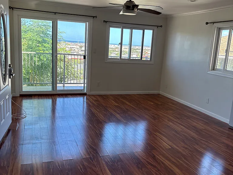 2036 Aupuni St — Photo 9