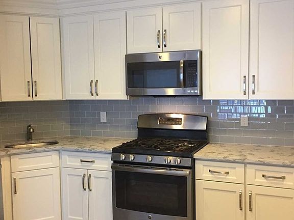 2nd image of 381 Cambridge Dr