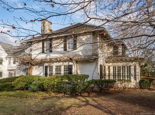 54 Walbridge Rd, West Hartford, CT 06119