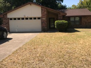 207 Collins Dr, Terrell, TX