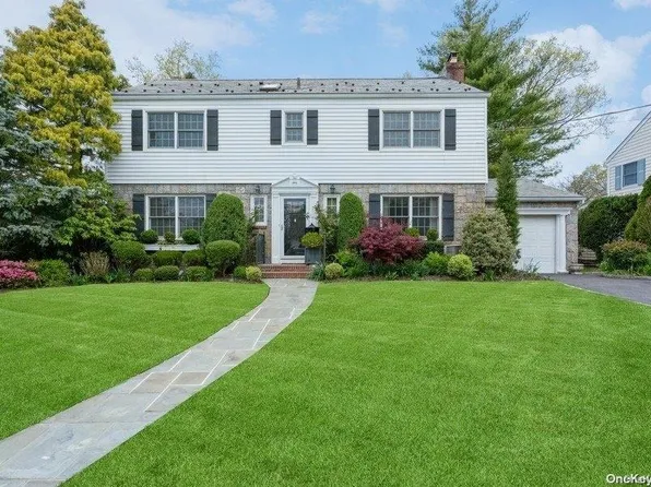3 Combes Avenue, Rockville Centre, NY 11570