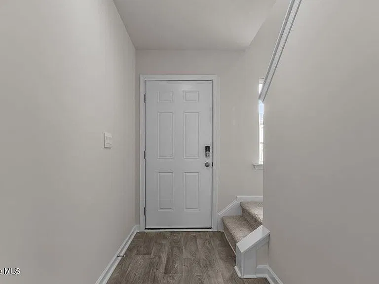 2305 Gracie Ln — Photo 3