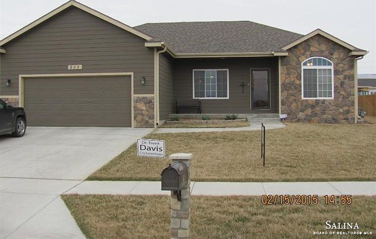 1st image of 825 Eileen Ln