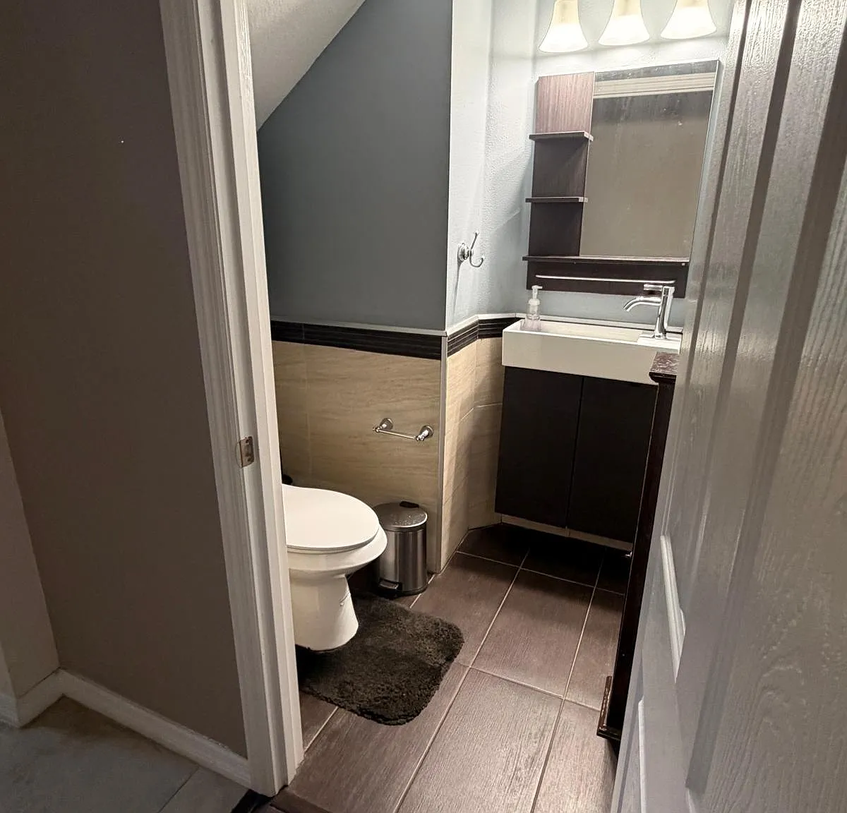 3 bed, 2.5 bath, 1751 sqft, $2,400 — Photo 3