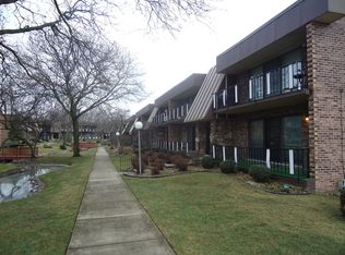 11100 Spathis Dr, Palos Hills, IL 60465