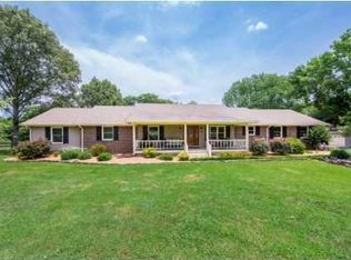 8525 Rancho Dr, Ooltewah, TN 37363