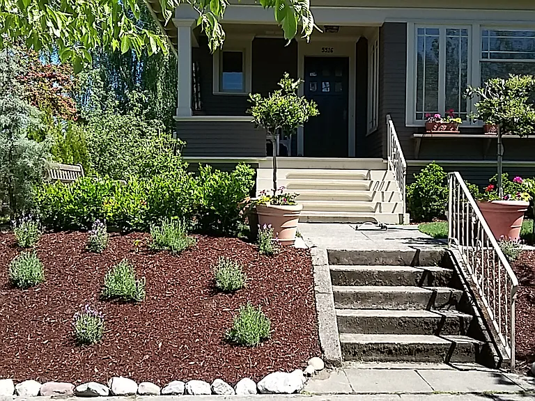 5516 12th Ave NE — Photo 2