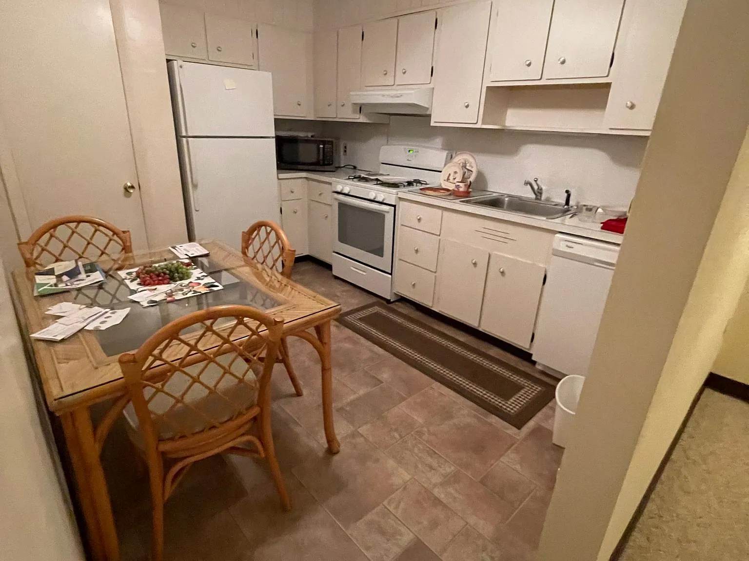 2 bed, 1200 sqft, $1,300 — Photo 3