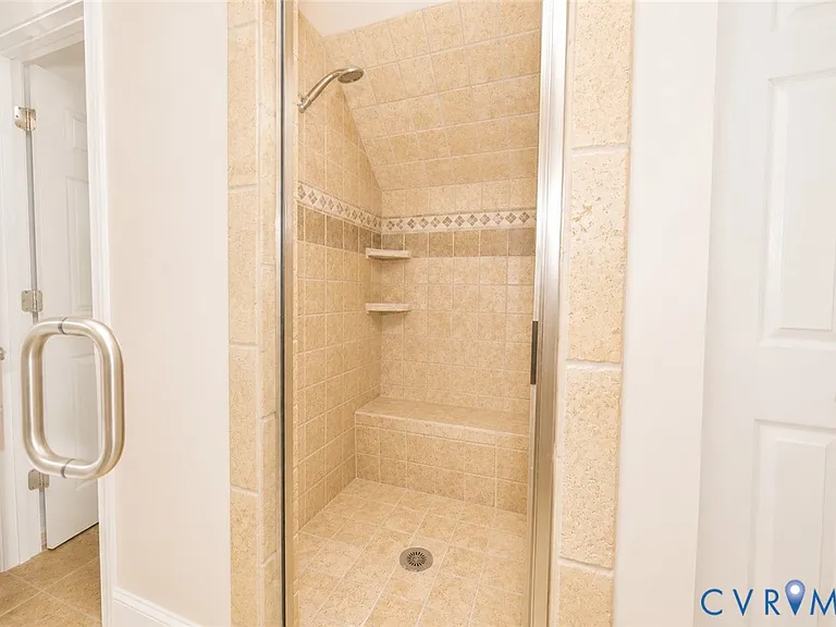 11320 Sadler Oaks Dr — Photo 48
