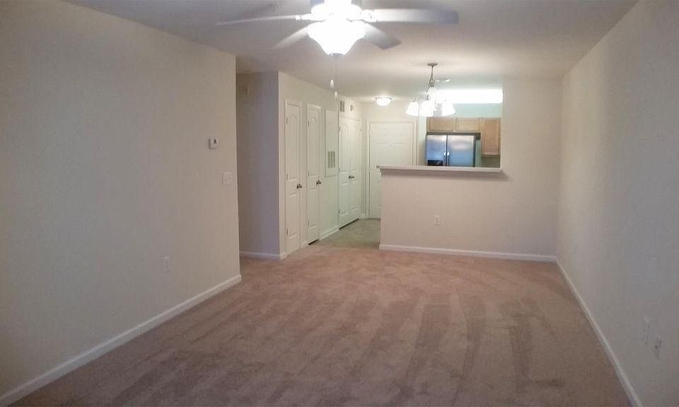 2nd image of 923 Windcastle Ln Unit 110