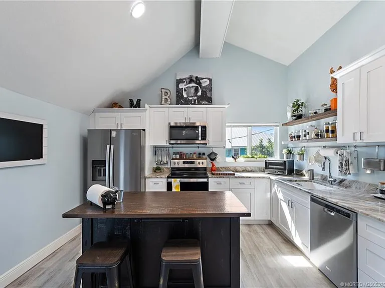 310 SE Denver Ave #2 — Photo 31