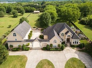 1038 Windsor Dr, Gallatin, TN 37066