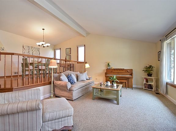 4th image of 14528 Creekview Dr