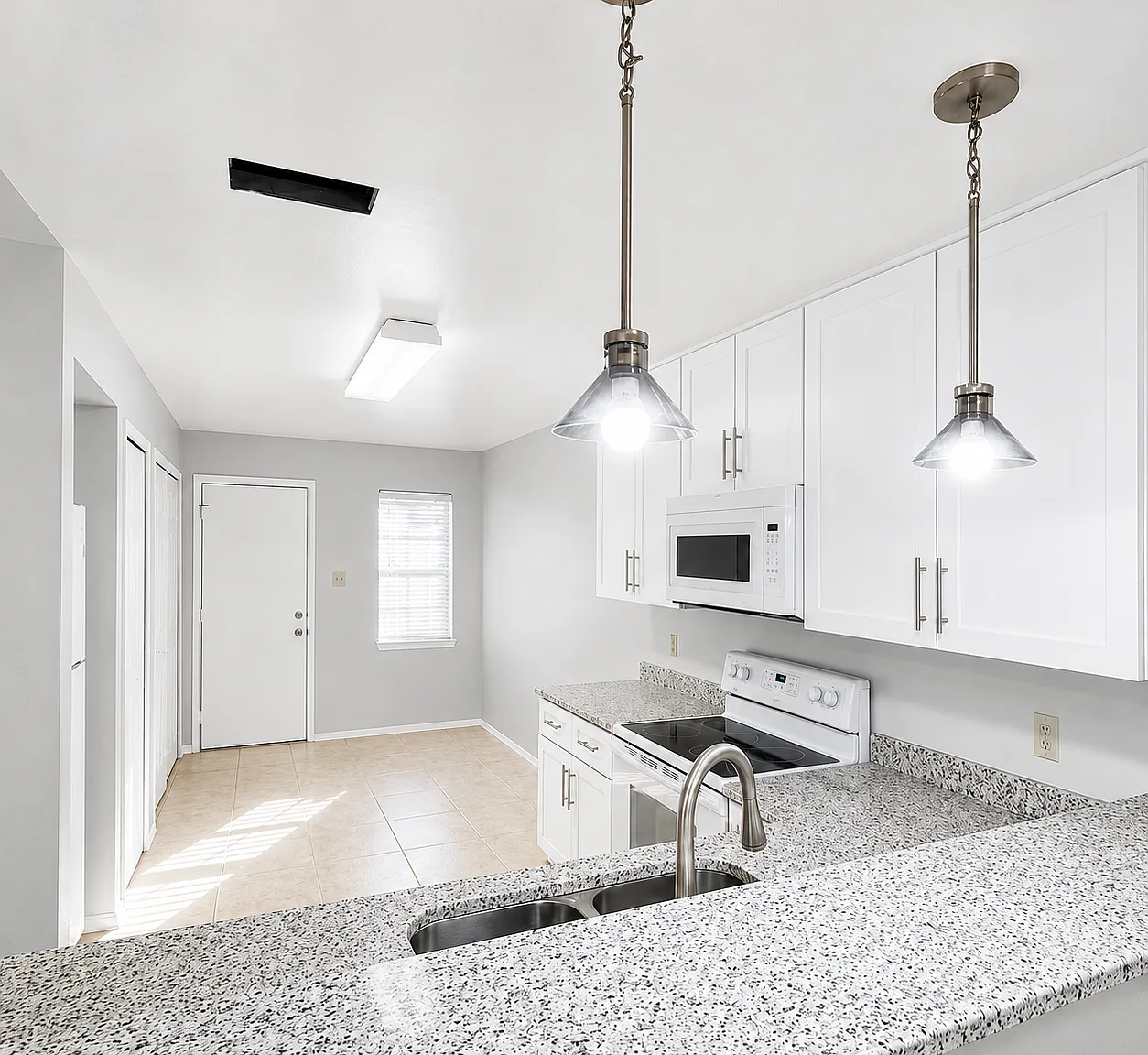 1421 Sophie Blvd — Photo 4