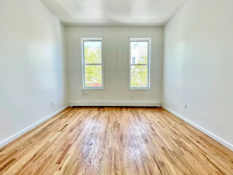 206 Irving Ave #2R — Photo 1
