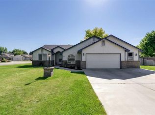 3317 W Park Creek Dr, Meridian, ID 83642