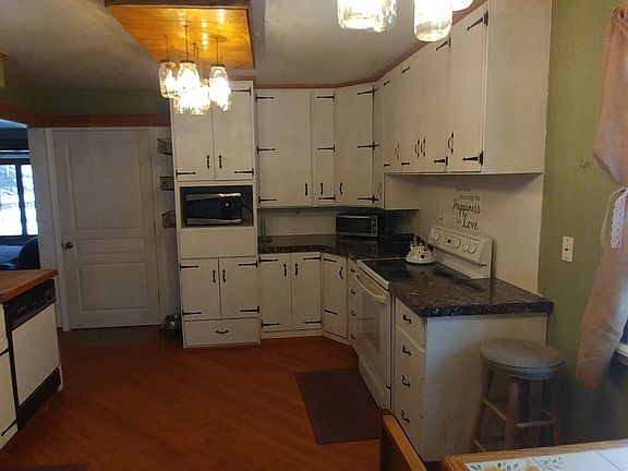 3rd image of 576 Half Acre Dr