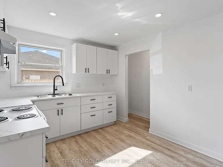 270 Main St #FRONT — Photo 11