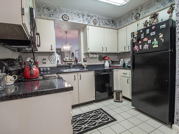 3rd image of 7192 Huntington Ln APT 205