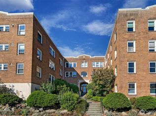 220 W Olympic Pl APT 308, Seattle, WA 98119