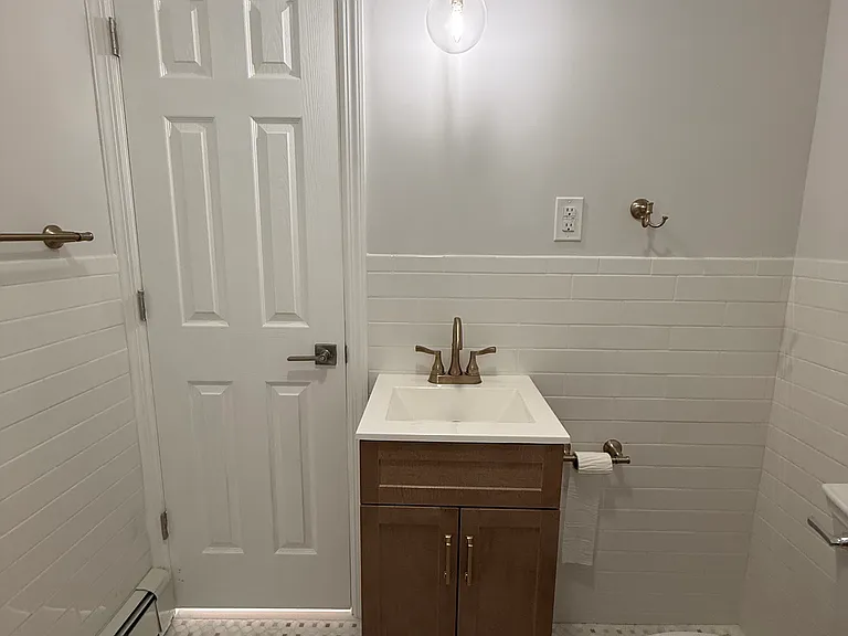 518 Asbury Ave #2 — Photo 8