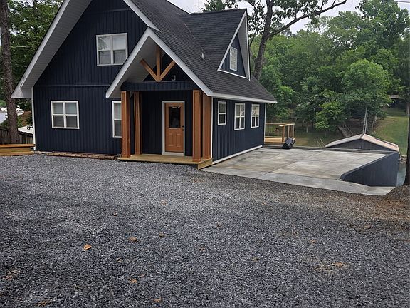 2nd image of 471 Beachwood Rd