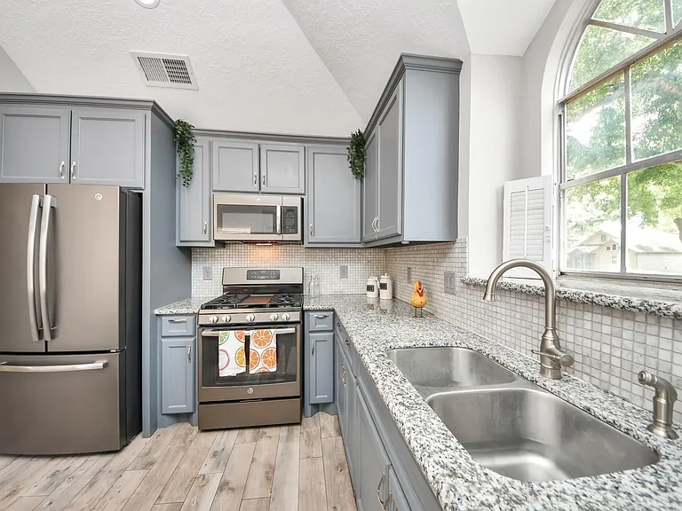 17011 Dusty Mill Dr W — Photo 10