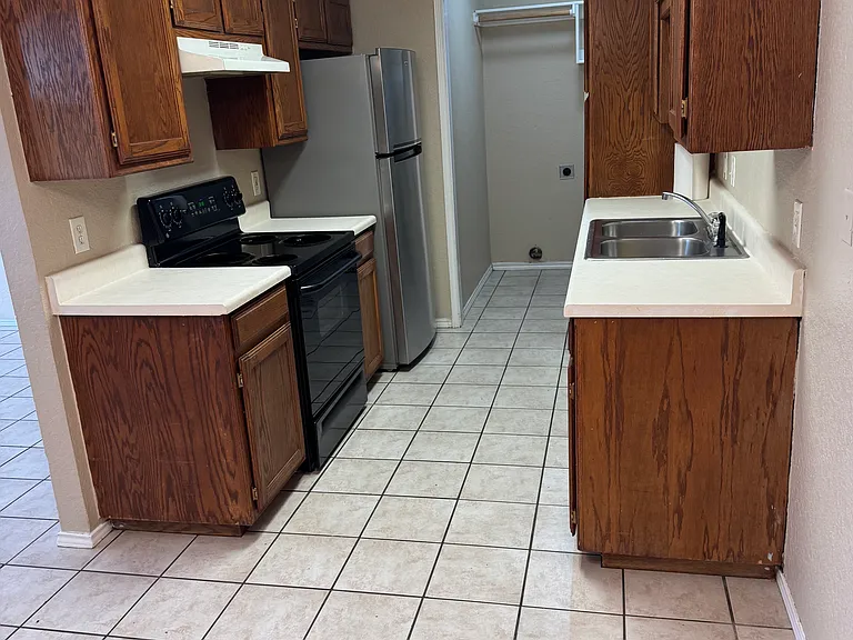 8146 Marydean Ave — Photo 5