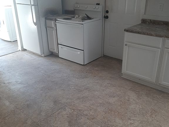 4th image of 400 Broad St #1