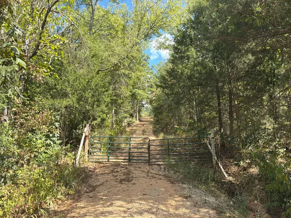 16384 Farm Road 1227, Aurora, MO 65605